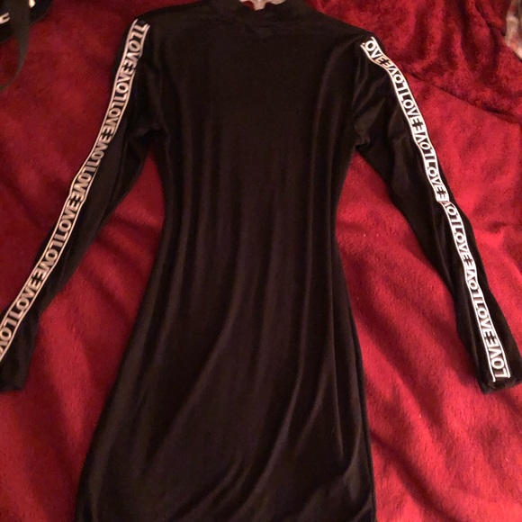 Long sleeve dress - Picture 2 of 3